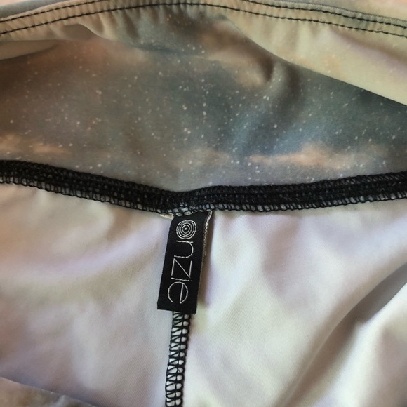 Onzie Desert Crop Leggings - Picture 6 of 9